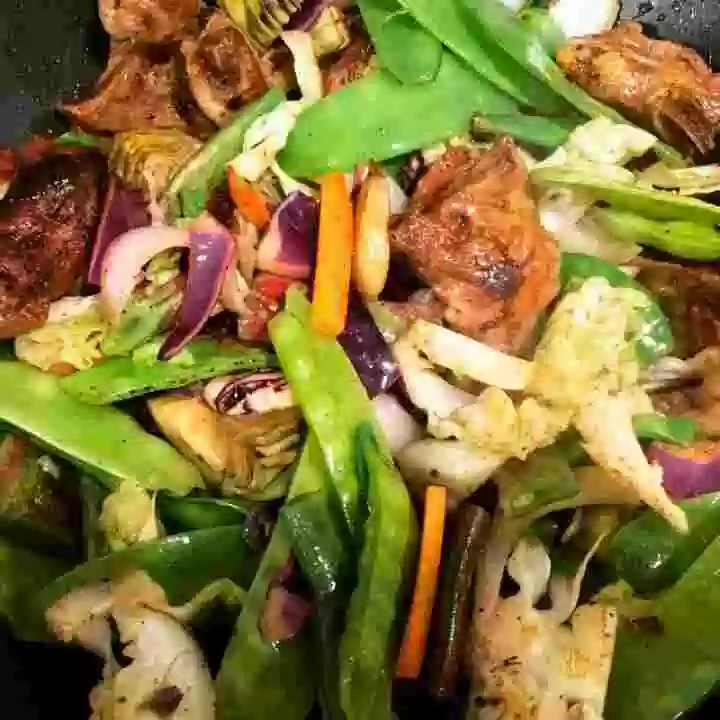 Wok de cordero con verduras